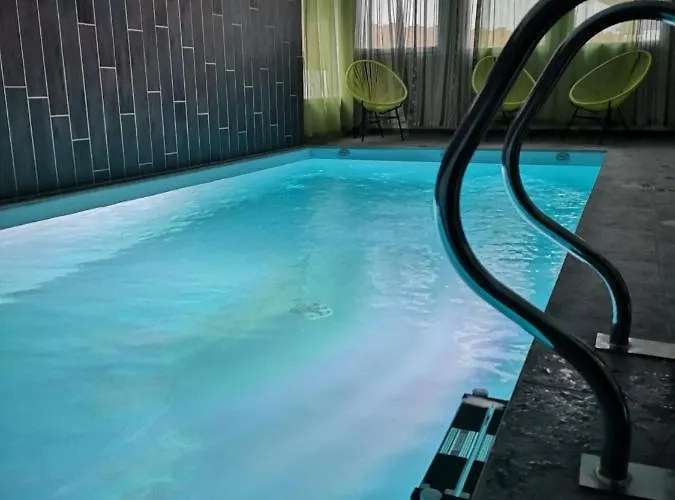 فندق Hotel/restaurant C'vall